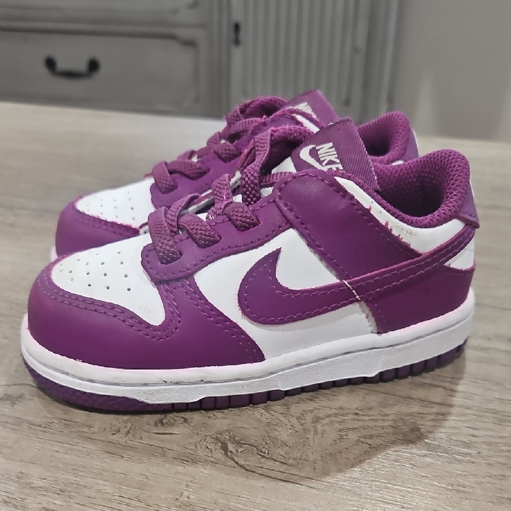 Nike Kids Purple and White Low-Top Sneakers children's size 7